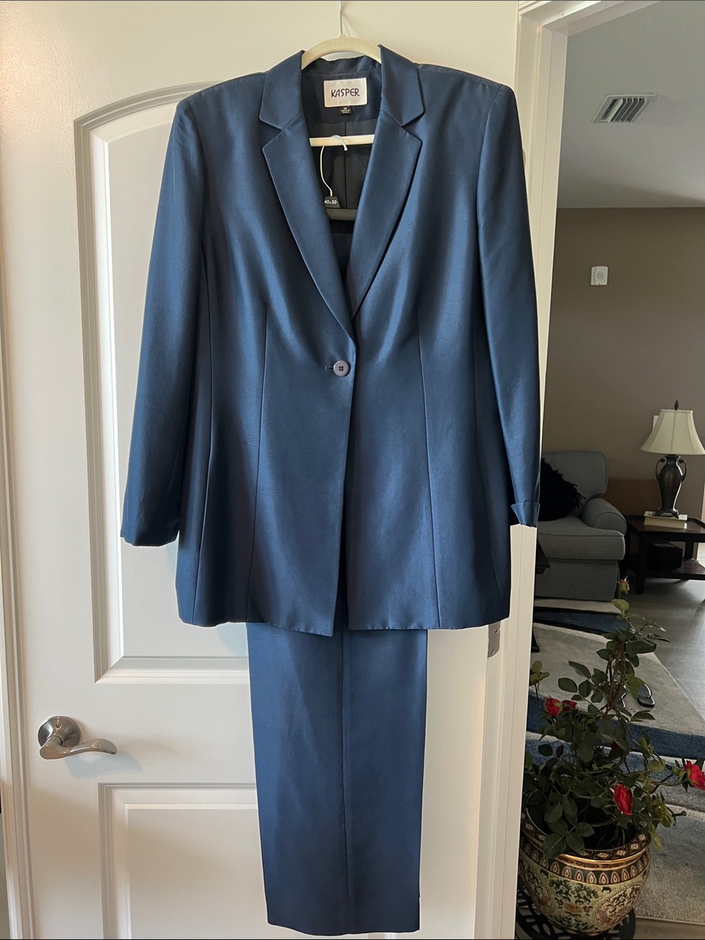Kasper Navy Two-Piece Women's Suit Jacket and Pants